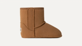 Baby Classic und Kuscheltier