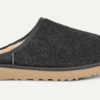 Klassisches Slip-On-Wildleder aus zotteligem Material Klassisches Slip-On-Wildleder aus zotteligem Material