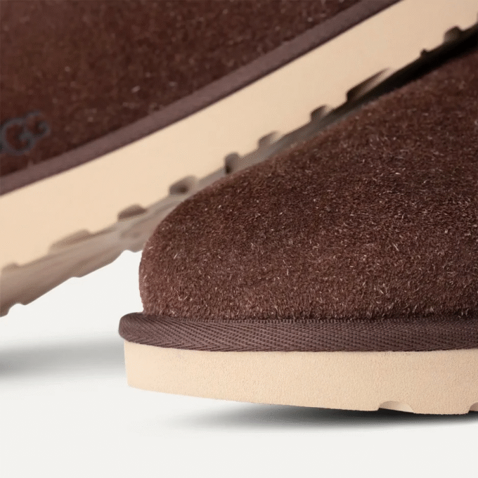 Klassisches Slip-On-Wildleder aus zotteligem Material Klassisches Slip-On-Wildleder aus zotteligem Material